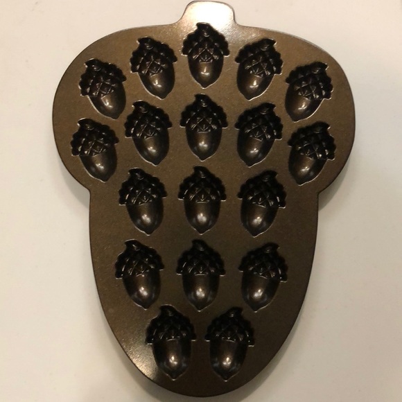 Nordic Ware Other - Nordic Ware USA Acorn Cakelet Pan 2 Cups/0.5 Liters